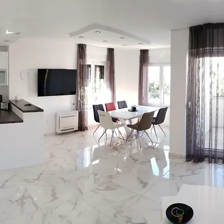 Apartment Bida *